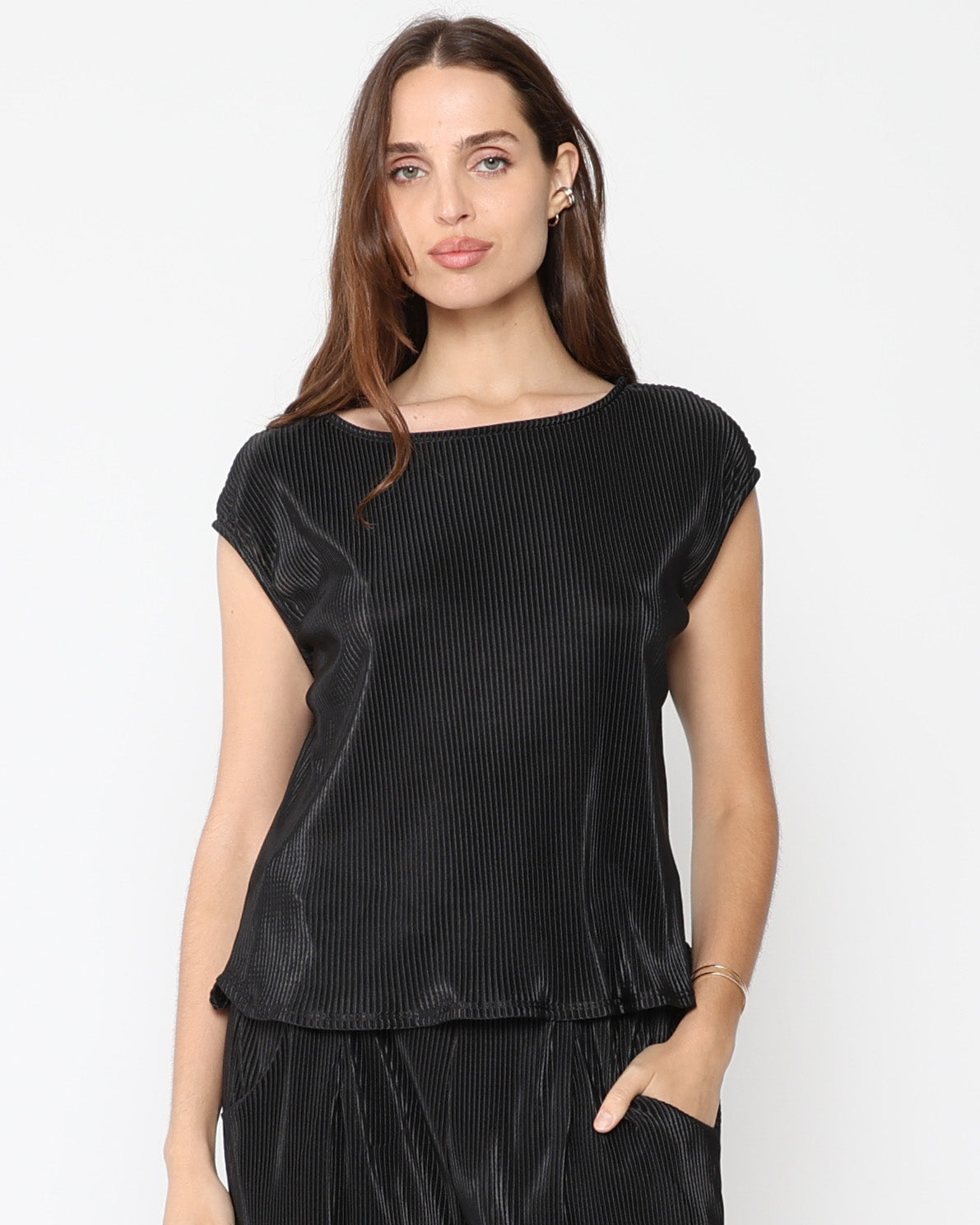 Black Micropleat Lounge Tank